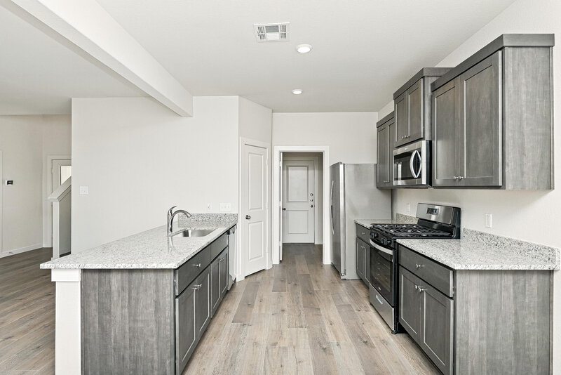 2,350/Mo, 1321 Tilton Dr Fort Worth, TX 76140 Kitchen View 3