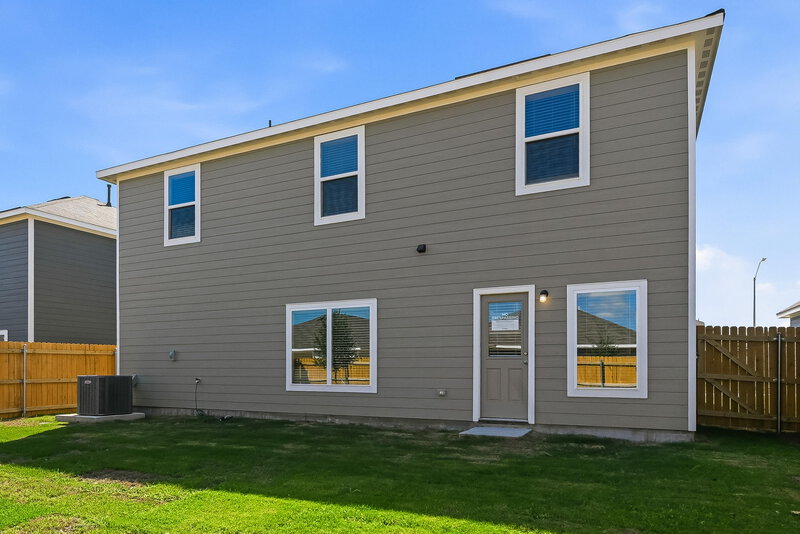 2,350/Mo, 1321 Tilton Dr Fort Worth, TX 76140 Rear View