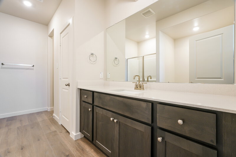 2,520/Mo, 1545 Harvester Dr Fort Worth, TX 76140 Main Bathroom View