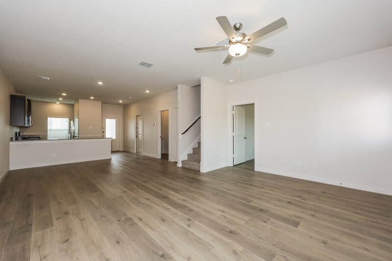 2,570/Mo, 1324 Tilton Dr Fort Worth, TX 76140 Living Room View 2