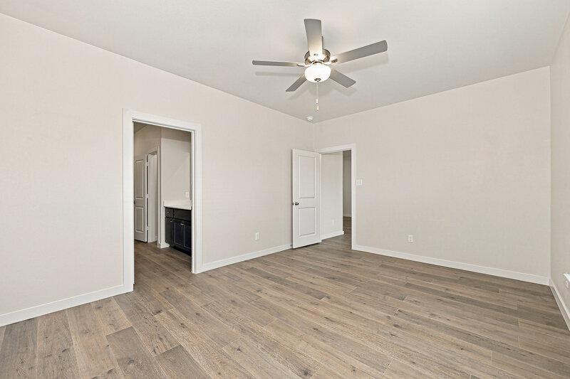 2,570/Mo, 1309 Tilton Dr Fort Worth, TX 76140 Primary Bedroom View 2