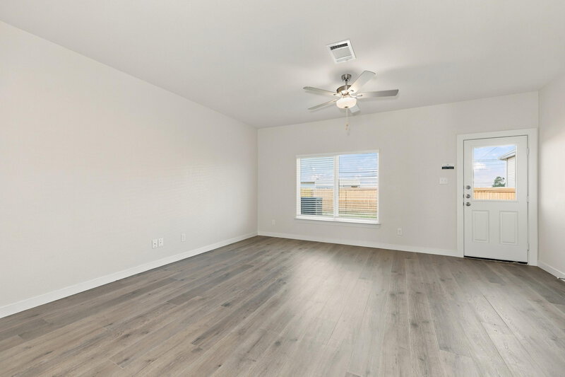2,595/Mo, 1325 Tilton Dr Fort Worth, TX 76140 Living Room View