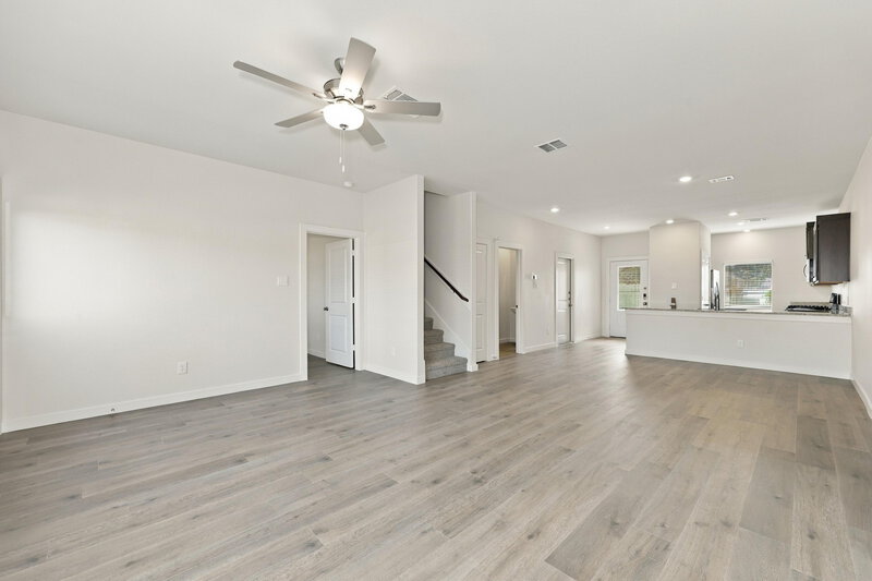 2,595/Mo, 1325 Tilton Dr Fort Worth, TX 76140 Living Room View 2