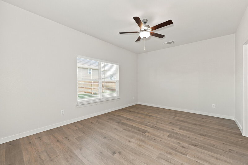 2,595/Mo, 1325 Tilton Dr Fort Worth, TX 76140 Primary Bedroom View 2