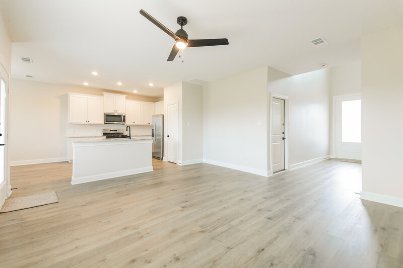 2,158/Mo, 907 Princeton Hts Princeton, TX 75407 Living Room View 2