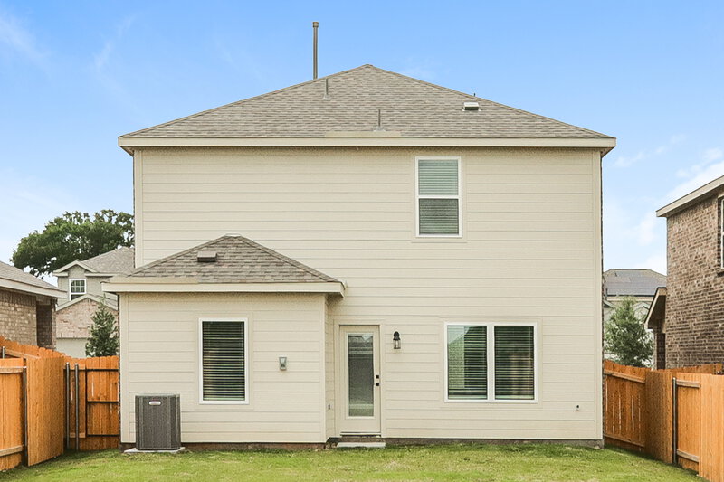 2,158/Mo, 907 Princeton Hts Princeton, TX 75407 Rear View