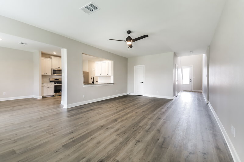 2,225/Mo, 804 Princeton Heights Blvd Princeton, TX 75407 Living Room View 3
