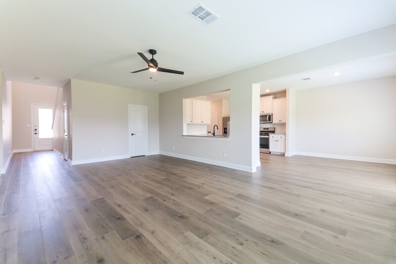 2,160/Mo, 709 Princeton Heights Blvd Princeton, TX 75407 Living Room View 3