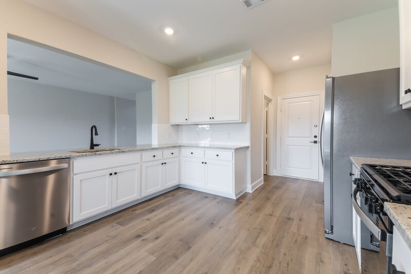 2,160/Mo, 709 Princeton Heights Blvd Princeton, TX 75407 Kitchen View 2