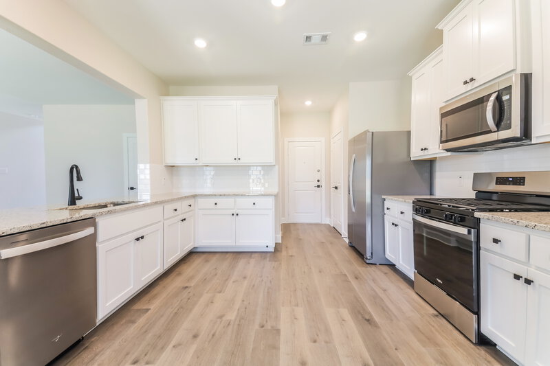 2,160/Mo, 706 Princeton Heights Blvd Princeton, TX 75407 Kitchen View 2
