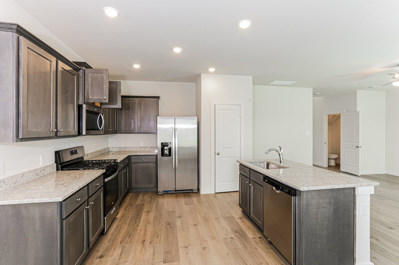 2,276/Mo, 422 Watson Ct Venus, TX 76084 Kitchen View 3