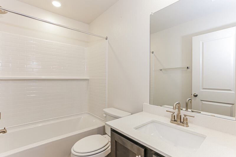 2,276/Mo, 422 Watson Ct Venus, TX 76084 Bathroom View