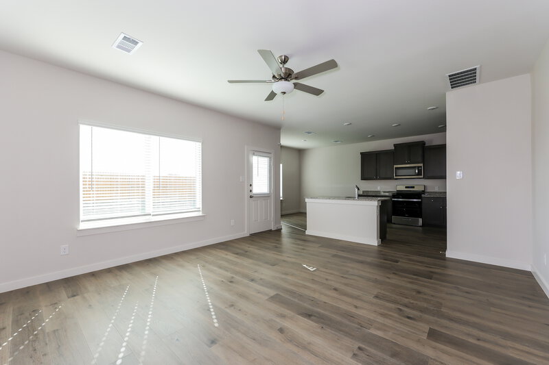 2,195/Mo, 301 Patton Ln Venus, TX 76084 Living Room View 3