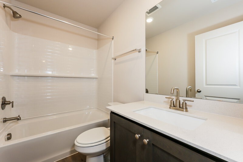 2,195/Mo, 301 Patton Ln Venus, TX 76084 Bathroom View 2