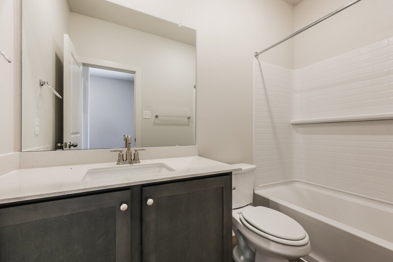 2,300/Mo, 309 Julian Davis Dr Venus, TX 76084 Bathroom View