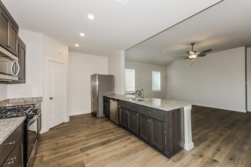 2,355/Mo, 313 Patton Ln Venus, TX 76084 Kitchen View