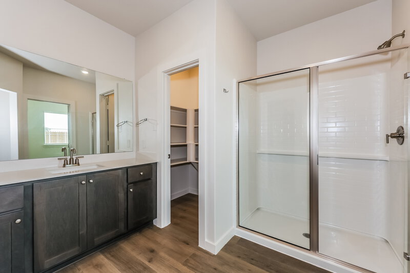 2,355/Mo, 313 Patton Ln Venus, TX 76084 Main Bathroom View