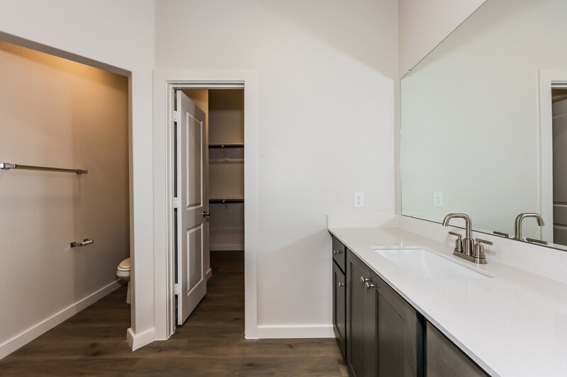 2,355/Mo, 313 Patton Ln Venus, TX 76084 Main Bathroom View 2