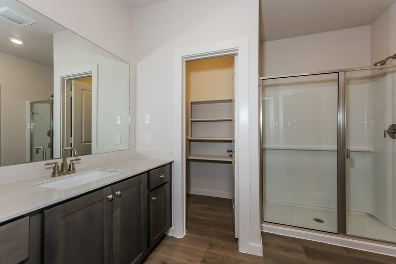 2,355/Mo, 231 Patton Ln Venus, TX 76084 Main Bathroom View