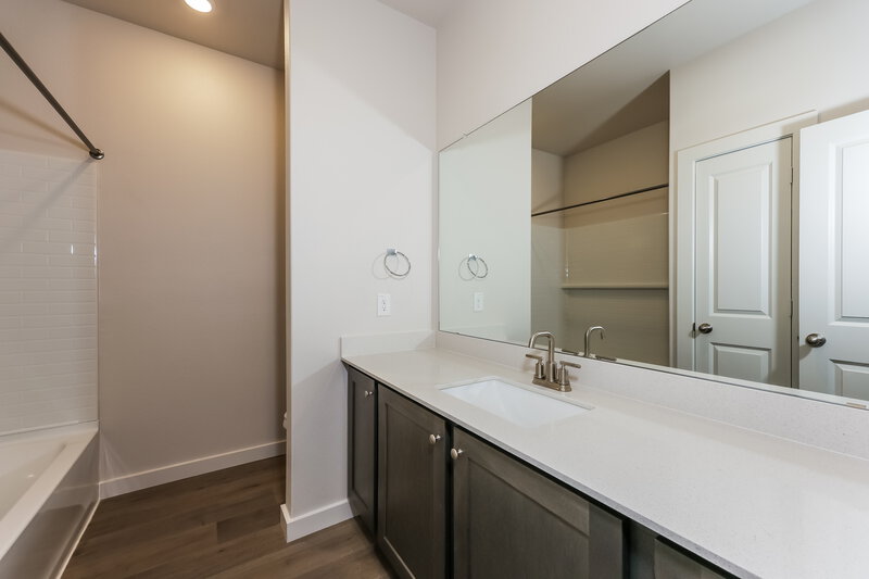 2,355/Mo, 231 Patton Ln Venus, TX 76084 Bathroom View