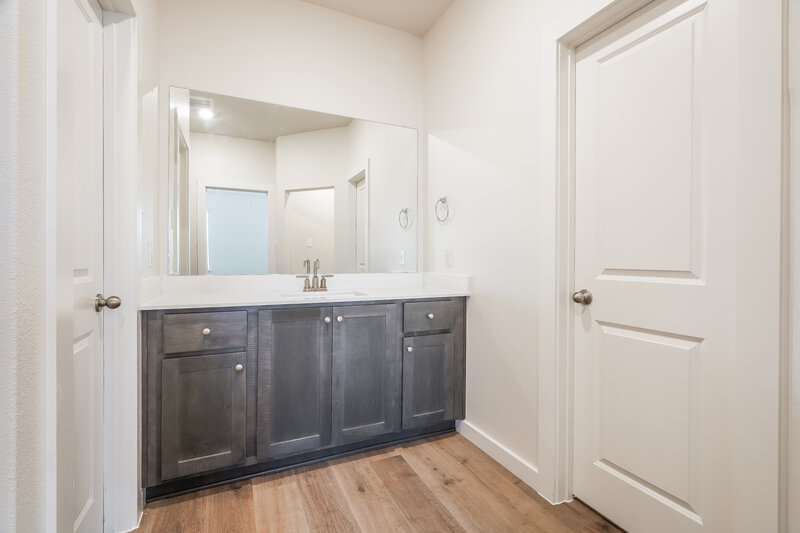 2,355/Mo, 105 Condie Russell Ave Venus, TX 76084 Main Bathroom View