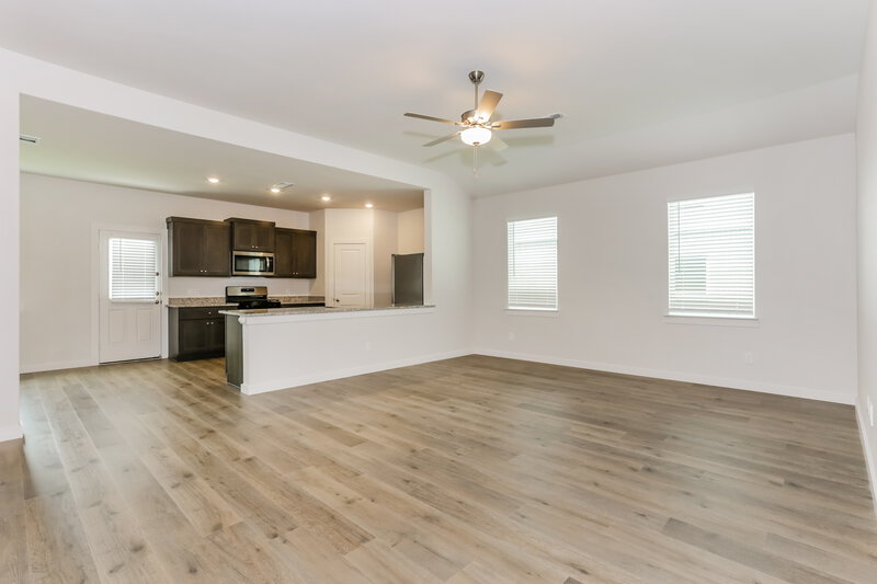 2,355/Mo, 208 Julian Davis Dr Venus, TX 76084 Living Room View