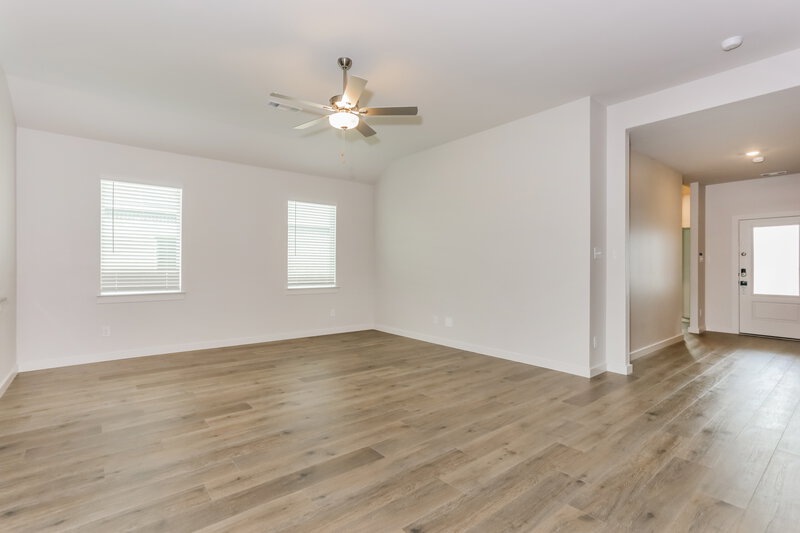 2,355/Mo, 208 Julian Davis Dr Venus, TX 76084 Living Room View 2