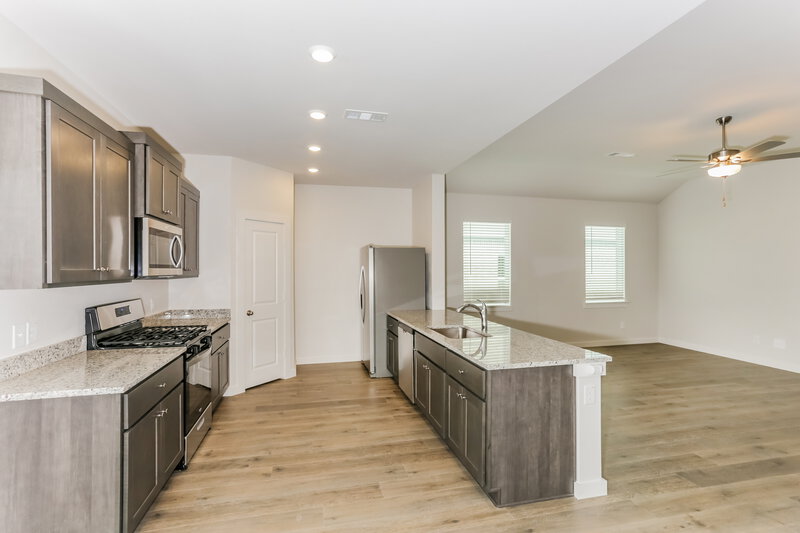 2,355/Mo, 208 Julian Davis Dr Venus, TX 76084 Kitchen View