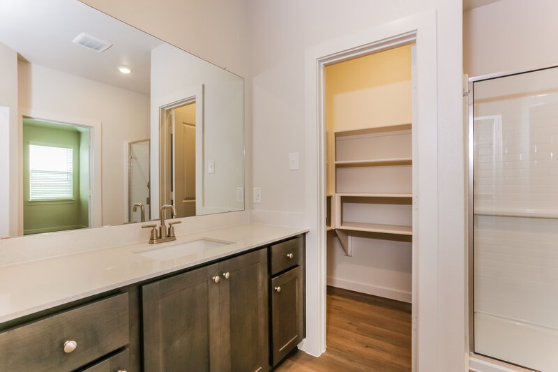 2,355/Mo, 208 Julian Davis Dr Venus, TX 76084 Bathroom View