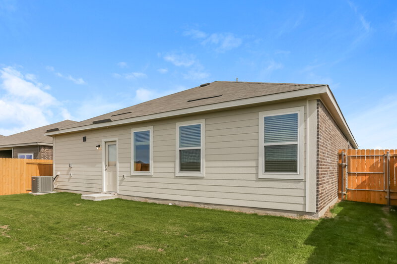 2,355/Mo, 208 Julian Davis Dr Venus, TX 76084 Rear View