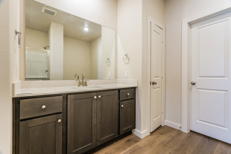 2,445/Mo, 310 Patton Ln Venus, TX 76084 Main Bathroom View