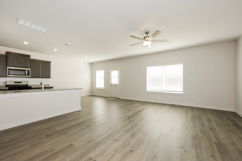 2,370/Mo, 229 Patton Ln Venus, TX 76084 Living Room View 2