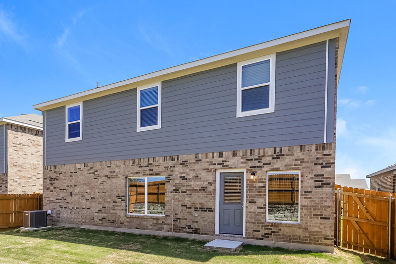 2,370/Mo, 227 Patton Ln Venus, TX 76084 Rear View