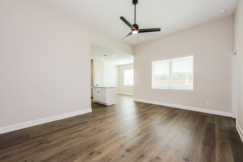 2,135/Mo, 345 Magnolia Blvd Hutchins, TX 75141 Living Room View 2