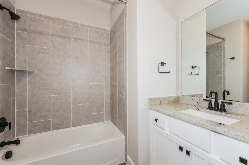 2,135/Mo, 345 Magnolia Blvd Hutchins, TX 75141 Bathroom View