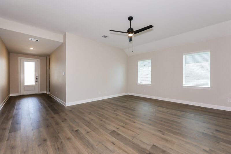 2,350/Mo, 329 Magnolia Blvd Hutchins, TX 75141 Living Room View