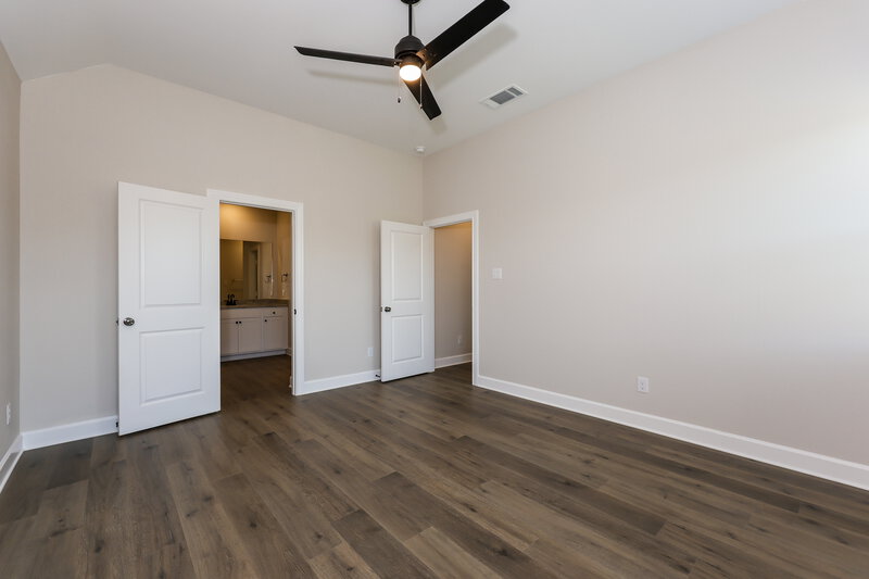 2,350/Mo, 329 Magnolia Blvd Hutchins, TX 75141 Main Bedroom View 2
