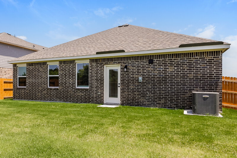 2,350/Mo, 329 Magnolia Blvd Hutchins, TX 75141 Rear View