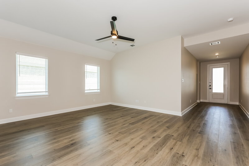 2,350/Mo, 313 Magnolia Blvd Hutchins, TX 75141 Living Room View