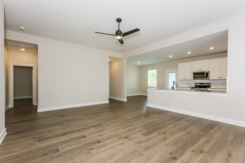 2,350/Mo, 313 Magnolia Blvd Hutchins, TX 75141 Living Room View 3