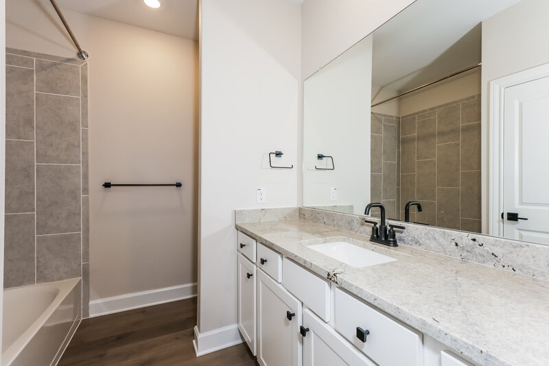 2,350/Mo, 313 Magnolia Blvd Hutchins, TX 75141 Bathroom View
