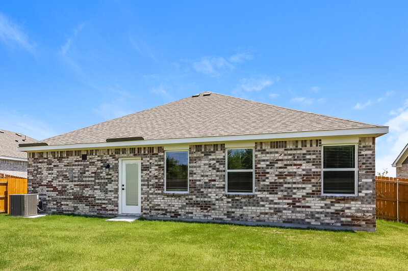 2,350/Mo, 313 Magnolia Blvd Hutchins, TX 75141 Rear View 2