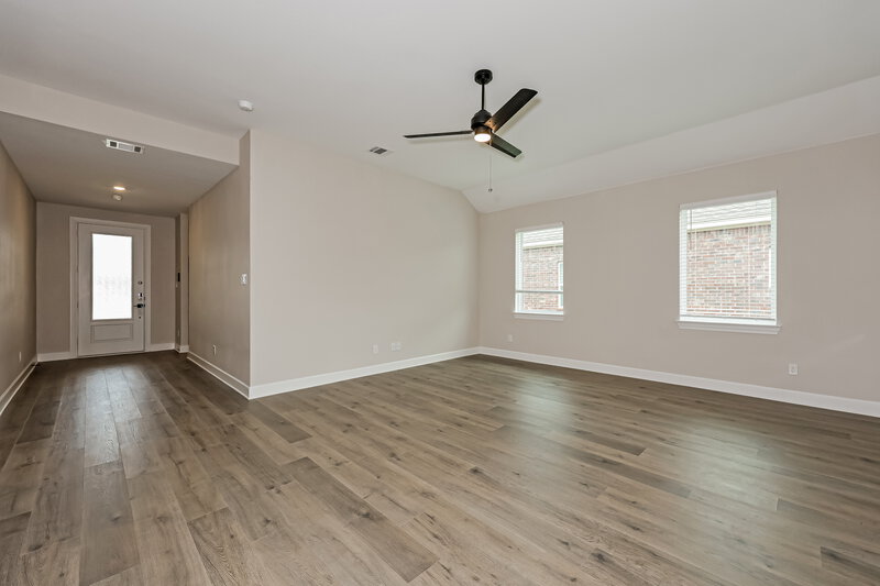2,400/Mo, 312 Live Oak Ln Hutchins, TX 75141 Living Room View