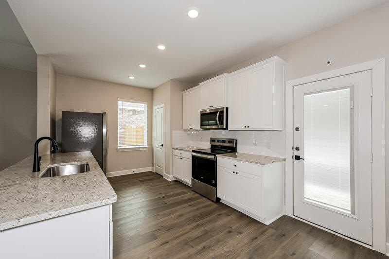 2,400/Mo, 312 Live Oak Ln Hutchins, TX 75141 Kitchen View