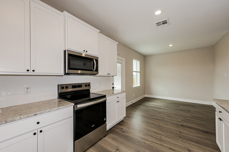 2,400/Mo, 312 Live Oak Ln Hutchins, TX 75141 Kitchen View 2