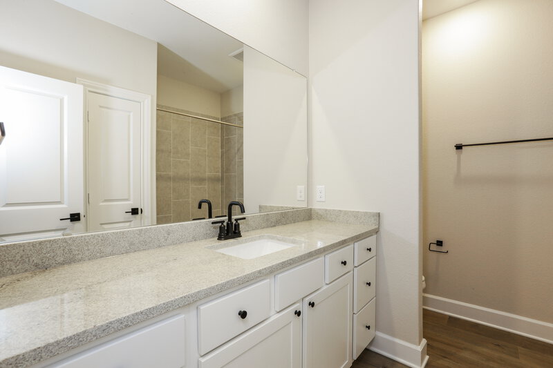 2,320/Mo, 336 Live Oak Ln Hutchins, TX 75141 Bathroom View