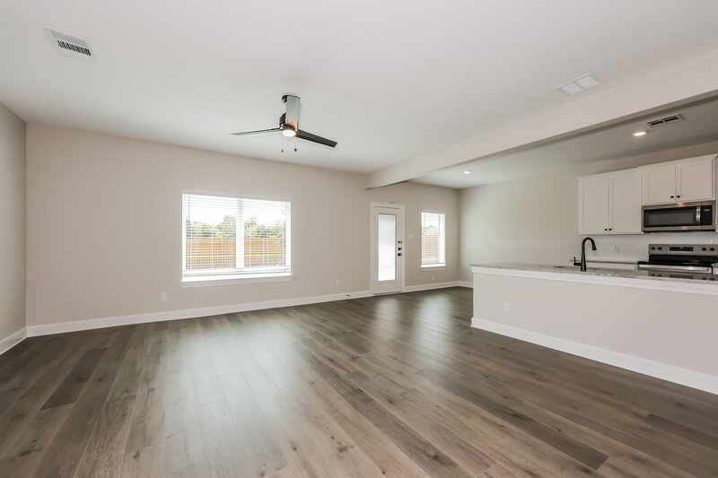 2,580/Mo, 325 Magnolia Blvd Hutchins, TX 75141 Living Room View 2