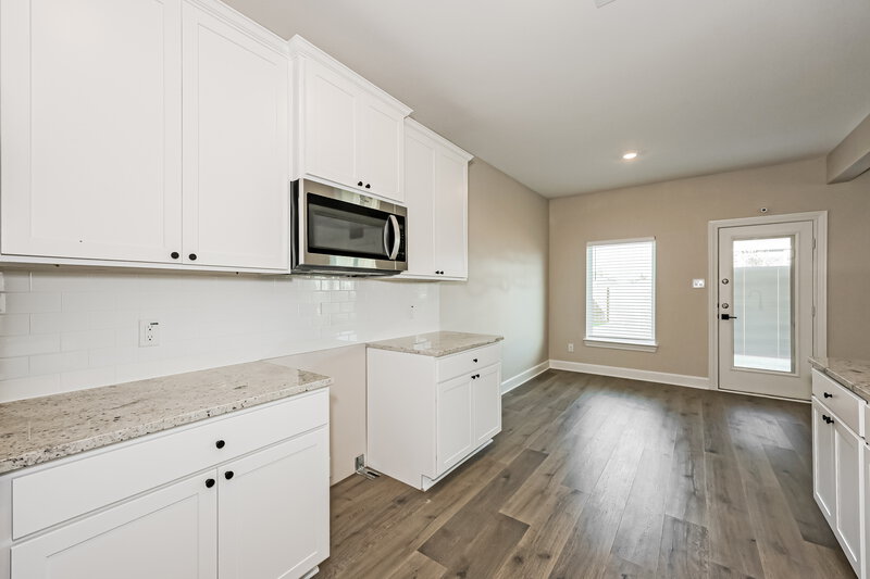 2,580/Mo, 308 Live Oak Ln Hutchins, TX 75141 Kitchen View 2