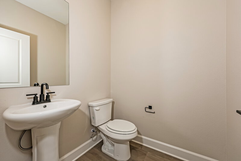 2,580/Mo, 308 Live Oak Ln Hutchins, TX 75141 Powder Room View