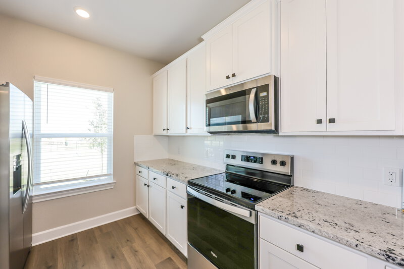 2,635/Mo, 1013 Holly Dr Hutchins, TX 75141 Kitchen View 2